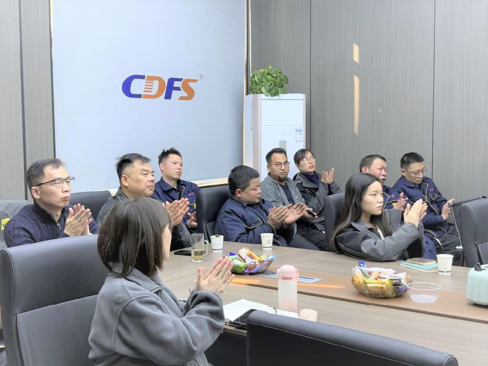 多靈年度經(jīng)營分析會(huì)盛況啟幕，共繪2025發(fā)展新藍(lán)圖